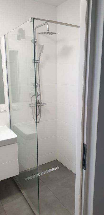 Apartament W Centrum Kielc Z Prywatnym Parkingiem Kielce Eksteriør billede