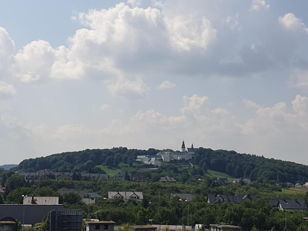 Apartament W Centrum Kielc Z Prywatnym Parkingiem Kielce Eksteriør billede